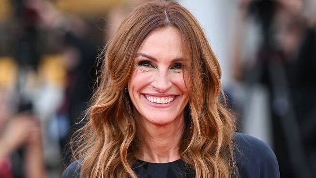 Julia Roberts's Red Carpet Nails Are Surprisingly Rock 'n Roll—See the Photos