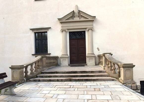 Zámek Třešť - otevírací doba, akce, ubytování, prohlídky, vstupné, foto, počasí