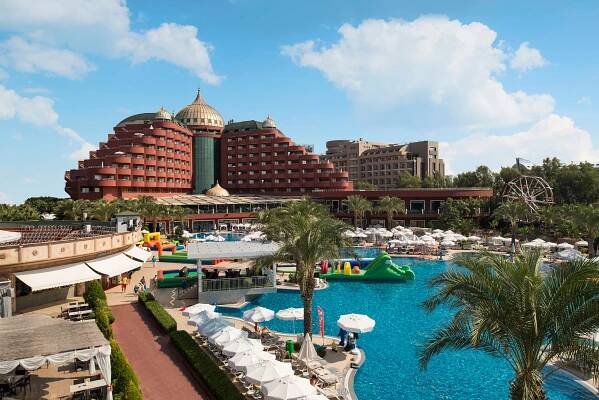 Bazén v ubytování Delphin Palace Hotel nebo v jeho okolí