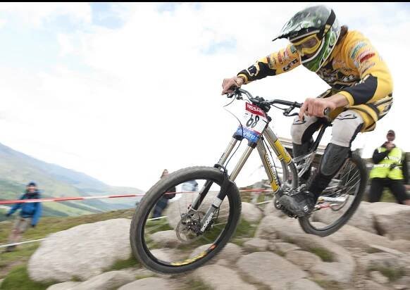 Stephen Hughes // Gallery // World Cup DH 09 // Fort Bill