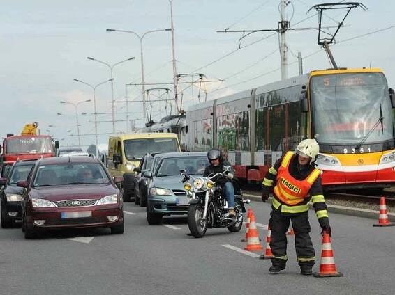 Hromadná havárie ve Strašnicích.