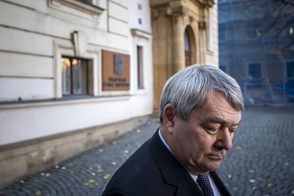KSČM jako realitní magnát. Domy a byty má v 70 městech, ročně vydělá 25 milionů