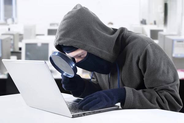Ako môže hacker hacknúť smartfón cez Wi-Fi?