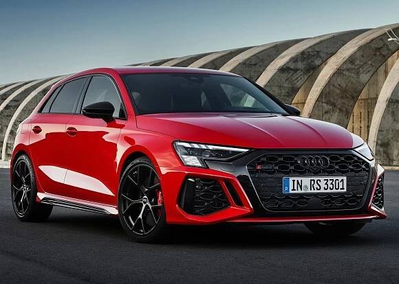 Audi RS 3 sedan a hatchback