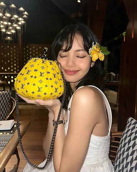 Blackpink Lisa Louis Vuitton x Yayoi Kusama Pumpkin bag