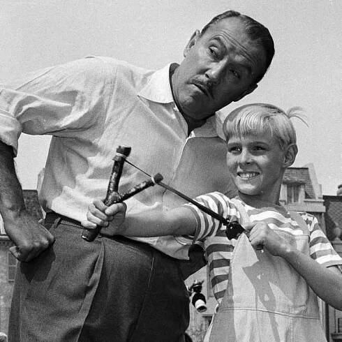 Zomrel bývalý americký herec a detská hviezda sitkomu Postrach Denis Jay North (†73)