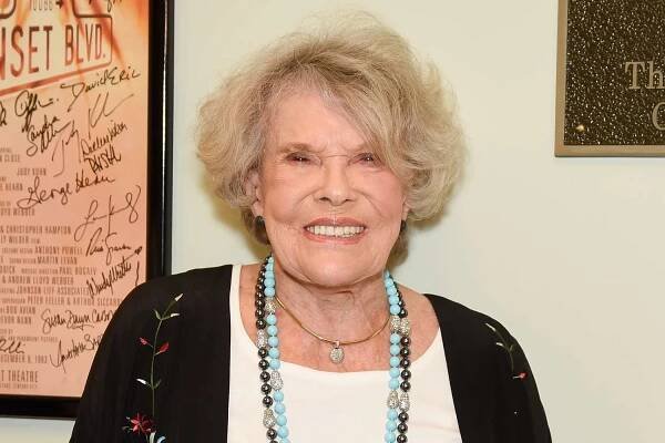 Janis Paige, Hollywood and Broadway Star Who Worked with Fred Astaire and Bob Hope, Dead at 101