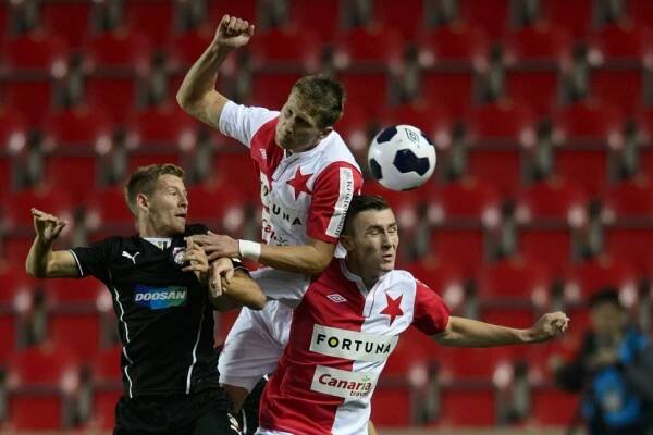 Slavia slaví návrat do čela ligy, Sparta podruhé prohrála