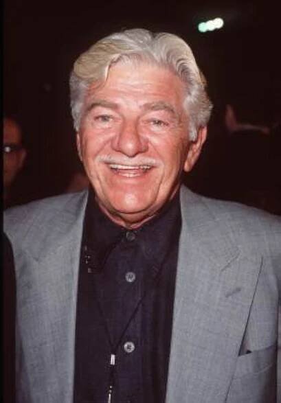Seymour Cassel at an event for Život je krásný (1997)