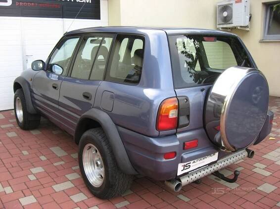 Toyota RAV4 2.0i 128PS Wagon 4x4 - JS Autocentrum s.r.o.