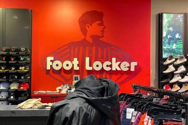 Foot Locker security guard stuck his finger in a shopper’s belly button: lawsuit