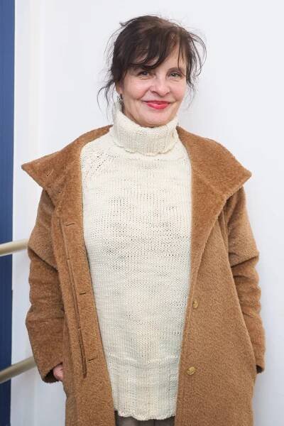 FOTO: Herečka Jana Krausová na promítání seriálu Sedm schodů k moci. – stránka 20