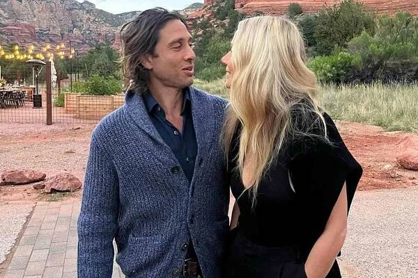 Gwyneth Paltrow Shares Photo Tribute to Husband Brad Falchuk for Their 5-Year Wedding Anniversary