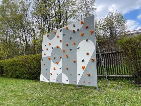 Venkovní dětská lezecká stěna na zahradu BLOCKids 6