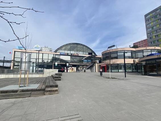 Obchodní centrum Cíl