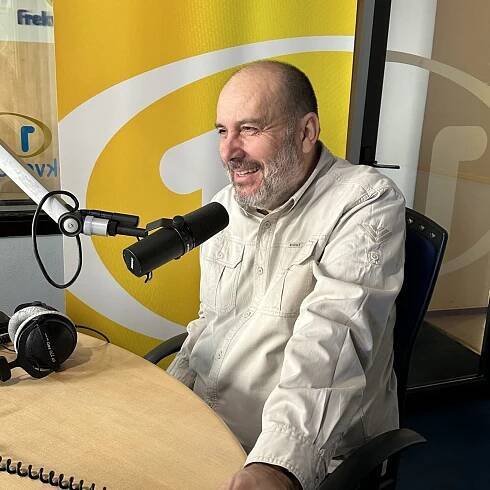 Miroslav Bobek: Jsem pyšný na rezervaci Dja a její obyvatele, nejvíce na gorilí mládě Mobi | Host Frekvence 1