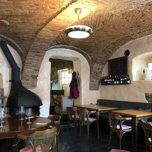 THE 10 BEST Restaurants Near Hotel Klika (Updated 2025)