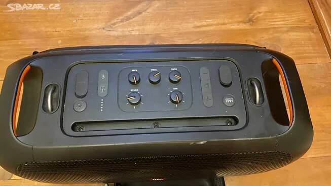 Prodám JBL party box one the go(použité)