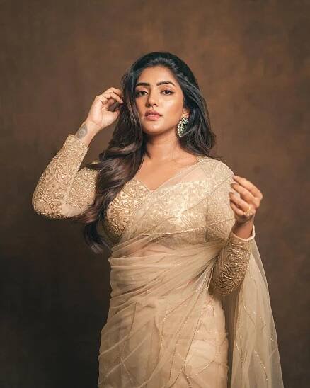 Eesha Rebba Photo, Eesha Rebba Birth, Eesha Rebba Education,Eesha Rebba Career,Eesha Rebba Net Worth, Eesha Rebba Relationship, Facts about Eesha Rebba, Faqs About Eesha Rebba