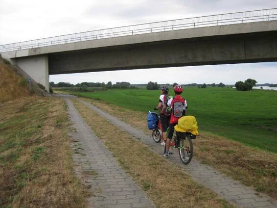 Na koloběžce po Labské cyklotrase – Elberadweg – III - MOTEJLEK