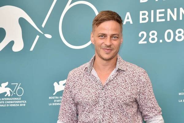 Tom Wlaschiha on Portraying Characters on Both Sides of The Law