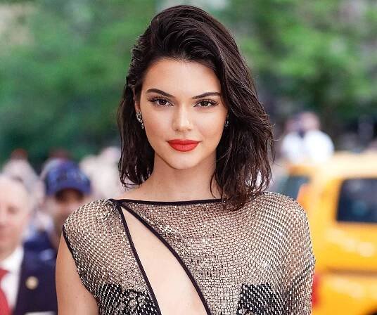 Buy the Exact Red Lipstick Kendall Jenner Wore to the Met Gala (It's Your New Summer Shade)