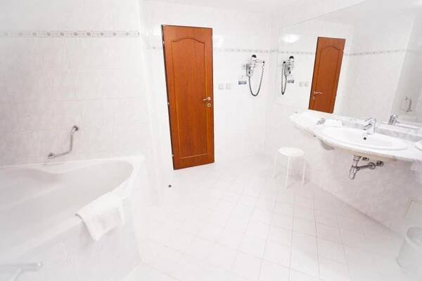 Agh Hotel Rožnov pod Radhoštěm Exteriér fotografie