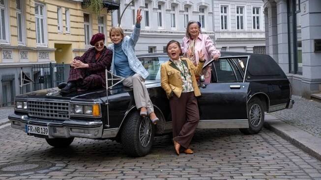 Katharina Thalbach, Uschi Glas, Soogi Kang und Ursula Werner (Foto: SWR, wüste medien/Manju Sawhney)