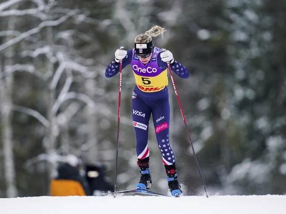 Tour de Ski odštartovalo šprintom v Lenzerheide: Klaebo a Digginsová suverénnymi víťazmi