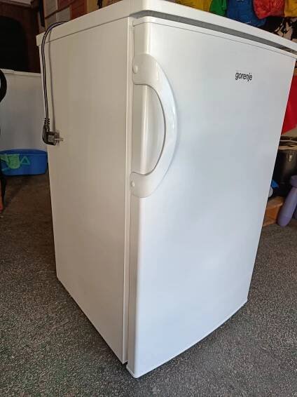 Prodám lednici s mrazákem Gorenje, plně funkční,ve výborném stavu. v 84,s 50,h 52. Cena 1500 Kč. - InzerceTrinec.cz