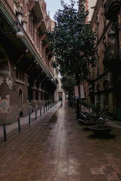 Barcelona | Life Unplugged – Damian Delgado