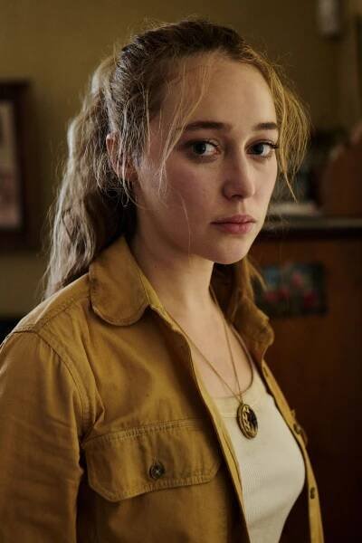 Alycia Debnam-Carey Finds Her Way Back Home