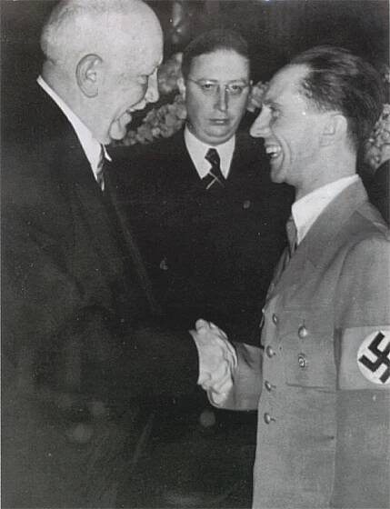 Soubor:Joseph Goebbels and Richard Strauss.jpg – Wikipedie