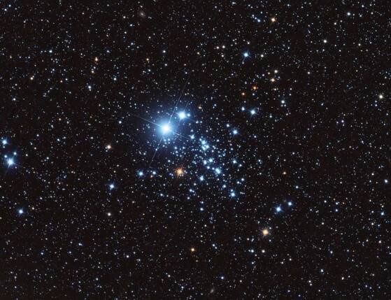NGC 457 - otevřená hvězdokupa