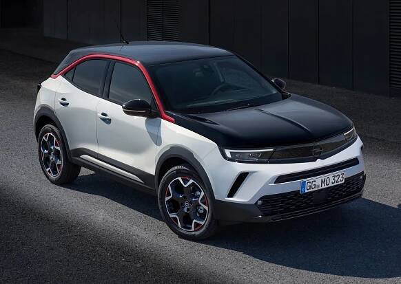Slevy na auta pokračují: výhodné je teď třeba kombi od Opelu nebo řada SUV Hondy