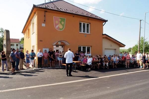 Slavnostní otevření cesty ve Lhotě - Oficiální stránky obce Pačlavice