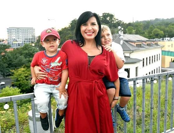 Pěvkyně Andrea Tögel Kalivodová se syny Adrianem a Sebastianem
