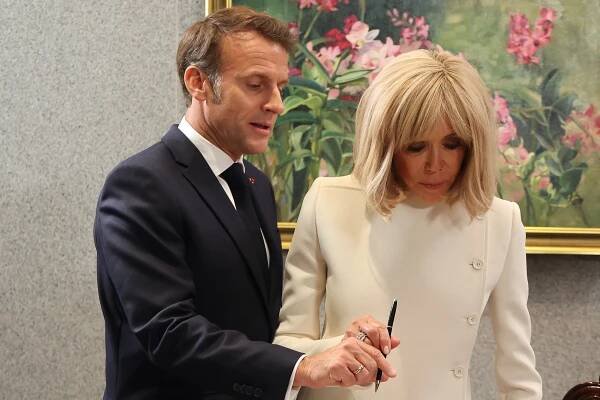 At the Parliament House in Singapore on May 30, 2025, President Emmanuel Macron stood beside Brigitte as they prepared to sign the official guest book. Though her public role remains largely ceremonial, Brigitte Macron continues to accompany the president on high-level diplomatic visits abroad.