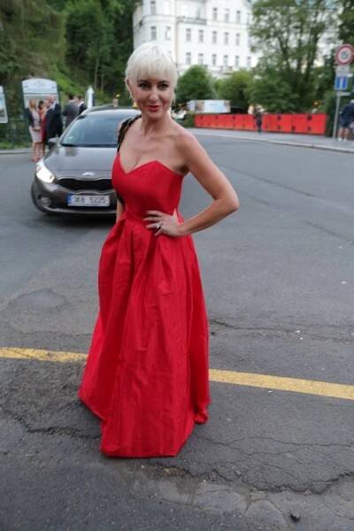 Souboj dekoltů na festivalu: Nadupaná Nesvadbová, plochá Švantnerová a sexy Belohorcová