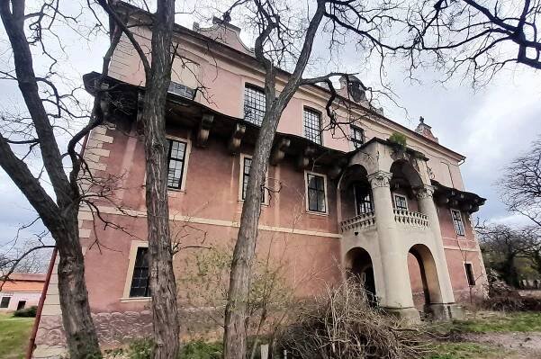 OBRAZEM: Tady jste dlouho nebyli. Podívejte, jak vypadá zámek v Líčkově
