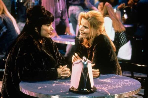 Former 'Roseanne' writers recall network's fear about Mariel Hemingway same-sex kiss episode