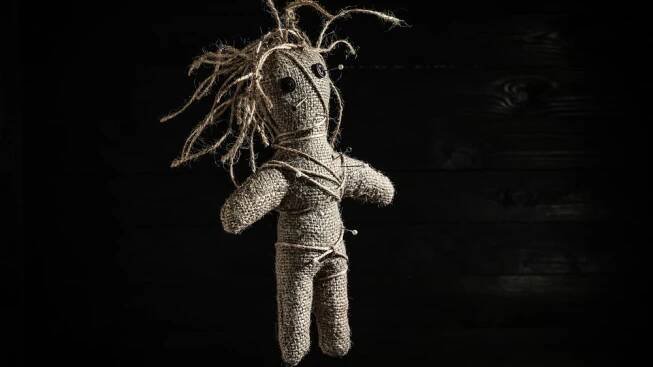Japonské panenky voodoo s fotkou Putina zaplavily tamní svatyně - Novinky