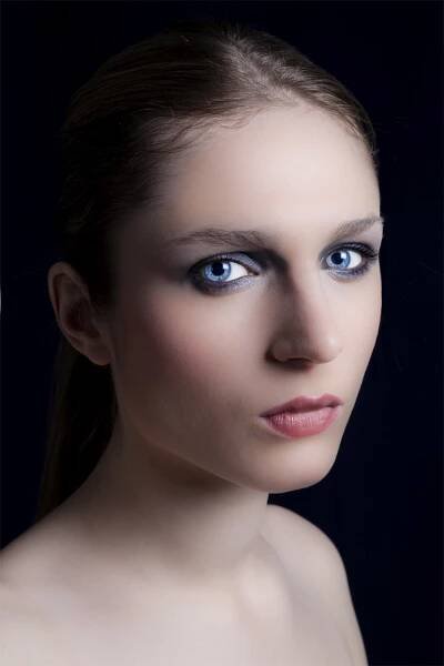 Soubor:PORTRAIT BEAUTE MAQUILLAGE ANOUK.jpg – Wikipedie