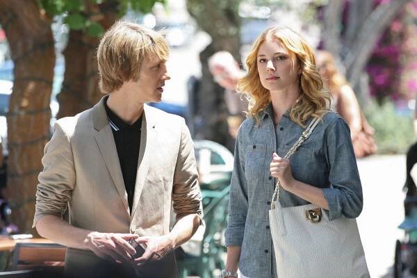 Pomsta - Důvěra - Z filmu - Gabriel Mann, Emily VanCamp