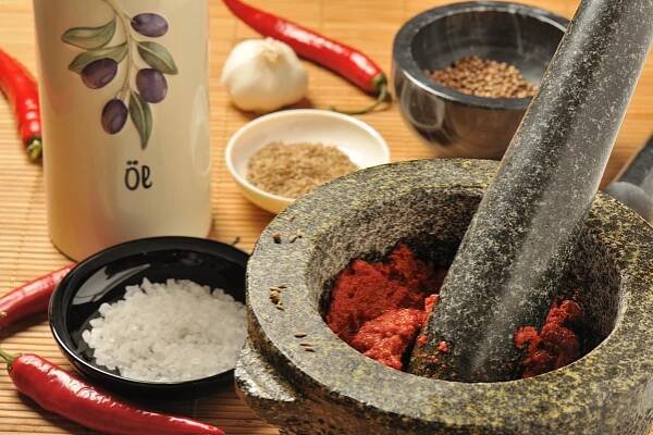 Moroccan Harissa Recipe with Dried Chili Peppers