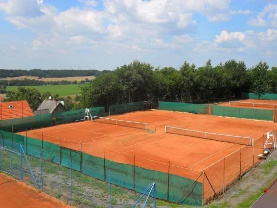 Tenisové kurty Skuteč - sportovní hřiště venkovní