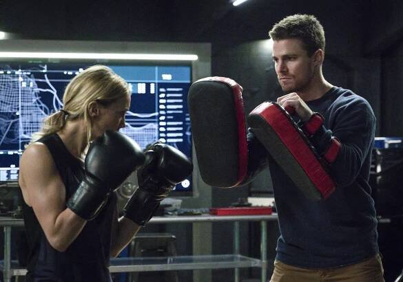 Arrow - Dezertér (S04E11) (2016) | Galerie - Z epizody | ČSFD.cz