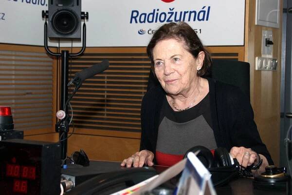 Eva Erbenová: O Osvětimi jsem začala mluvit kvůli svému synovi | Radiožurnál