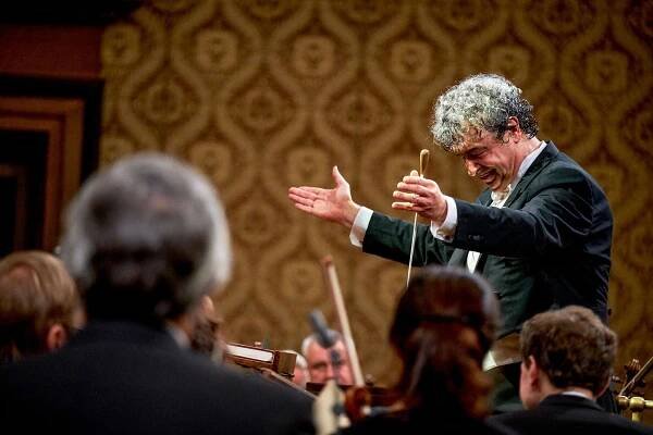 Nesmíme mlčet, říká Byčkov. Ruský šéfdirigent České filharmonie odsoudil invazi