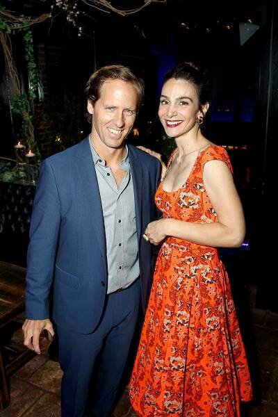 Netflix Original Series "Friends From College" Premiere, held at the AMC Loews 34th Street on Monday, June 26th, 2017, in New York, NY - Nat Faxon, Annie Parisse - Přátelé z výšky - Série 1 - Z akcí